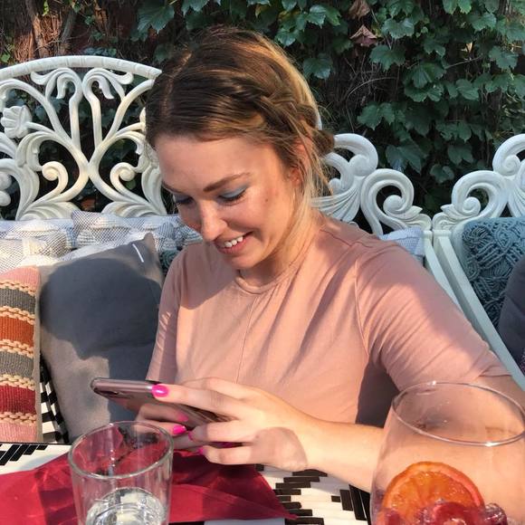 Meet your Posher, Sara - Picture 1 of 1